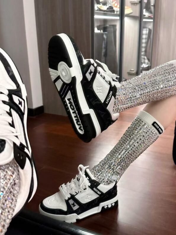 Black and white fashion shoes