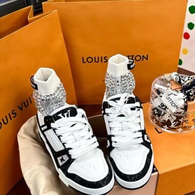 The 2025 Shoe Guide: A Pair of Shoes for Commutes, Dates, and Night Out！！