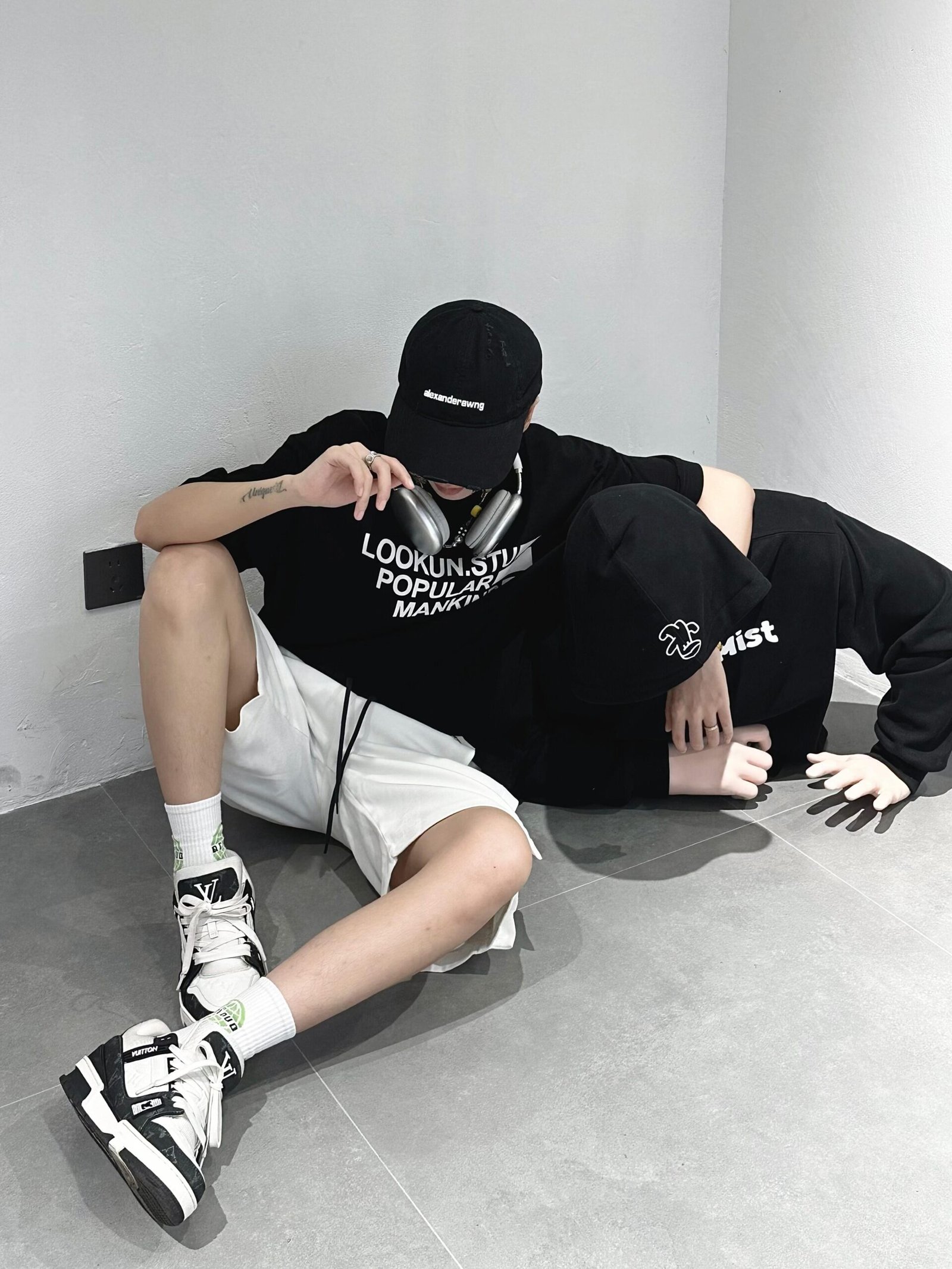 Black and white fashion shoes