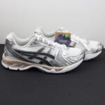 Silver-white lightweight running shoes · Retro sneakers · Cushioned and breathable casual sneakers