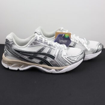 Silver-white lightweight running shoes · Retro sneakers · Cushioned and breathable casual sneakers