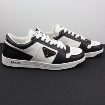 Black urban casual sneakers · Trendy and versatile sneakers · Comfortable and lightweight street shoes