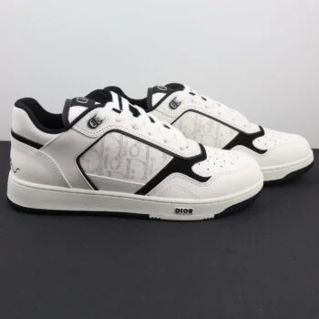 White Low-Top Court Sneakers – Modern Minimalist Leather Skate-Style Shoes for Men & Women